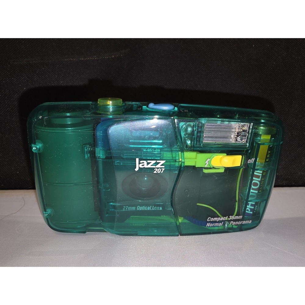 Jazz 207 Compact 35mm Film Camera Panorama Setting Built-In Flash 27mm Green